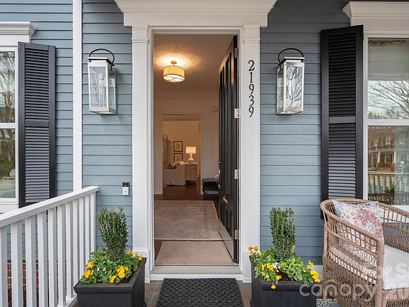 3rd image of 21939 Riddles Ct