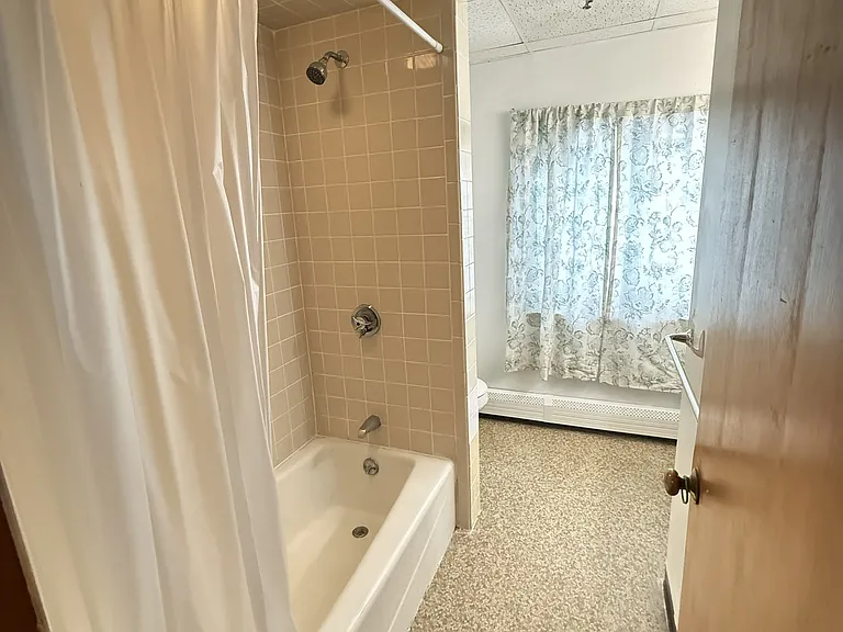 12A Hammond St #A — Photo 9