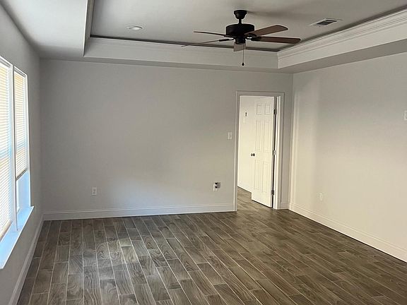3rd image of 3402 Rose Ave