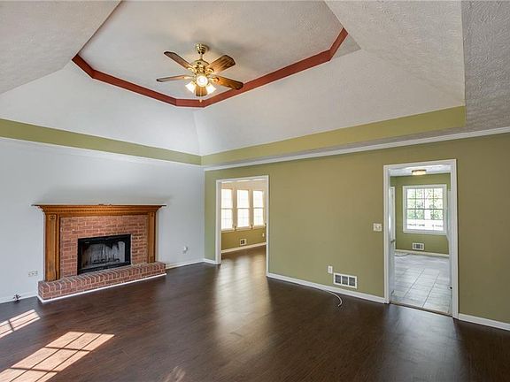 4th image of 1805 McDowell Ct