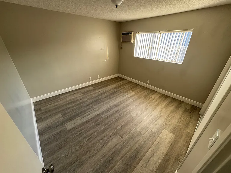 1235 N San Gabriel Ave #15 — Photo 7