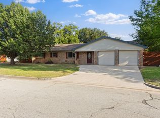 6736 Corona Dr, North Richland Hills, TX 76180