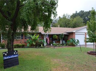 333 SW Dian St, Burleson, TX 76028