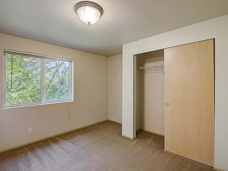 3rd Fl - BR #4