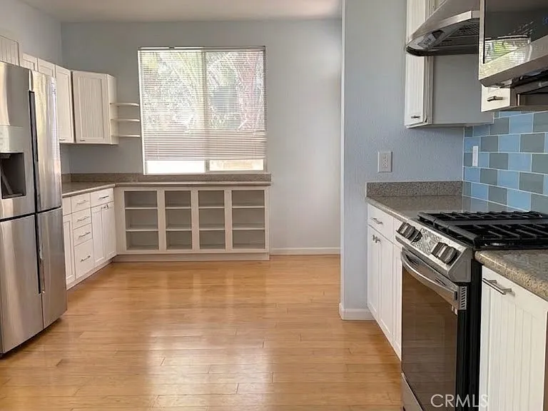 2210 Village Way — Photo 8