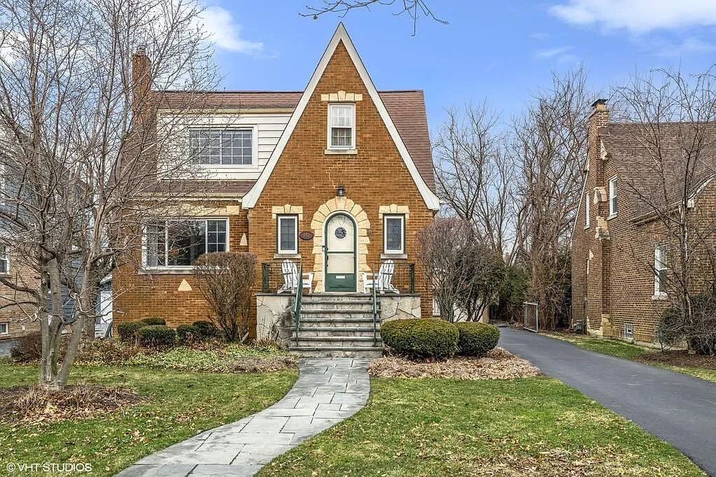 482 Uvedale Rd photo 1