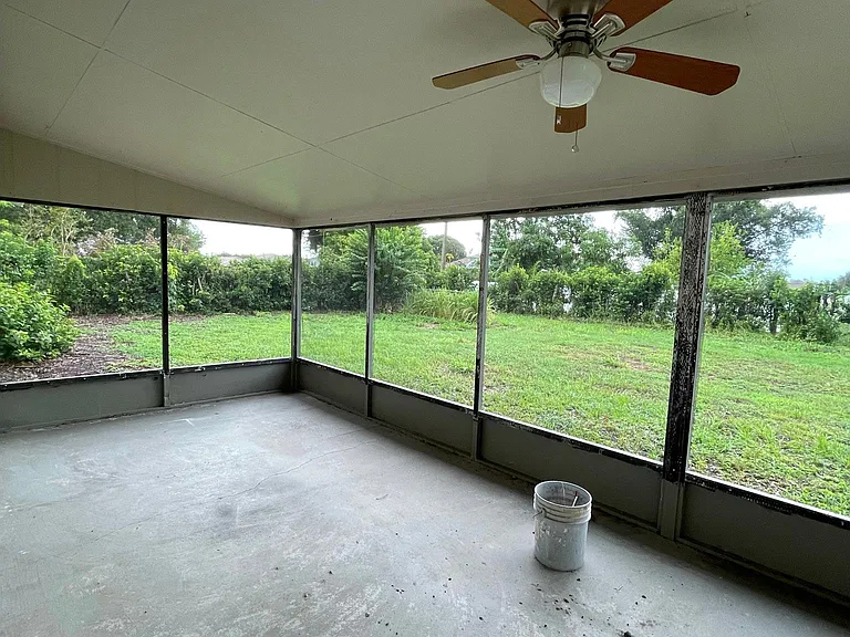 3604 Dovetail Ln N — Photo 15