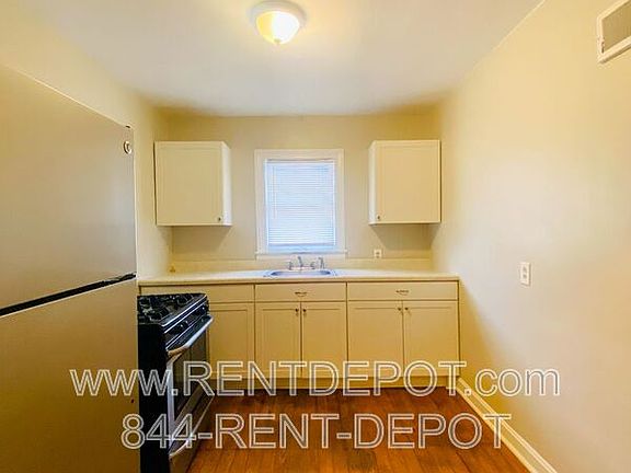 5th image of 629 S Harlan Ave #C