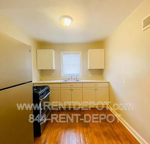 629 S Harlan Ave #C — Photo 5