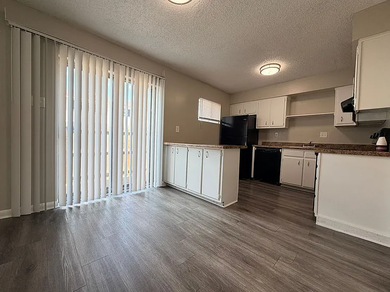 3450 Spottswood Ave — Photo 4