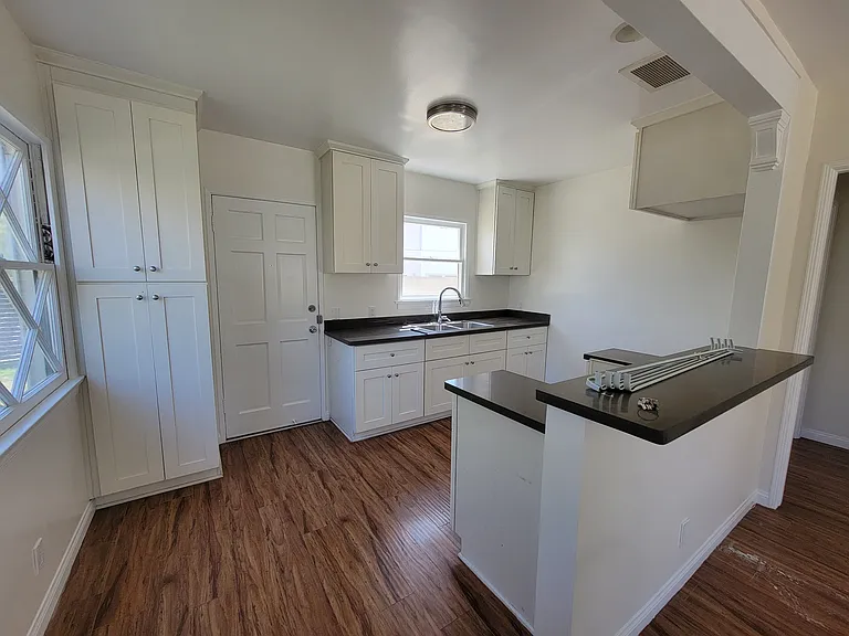 13626 Leadwell St #626L — Photo 3