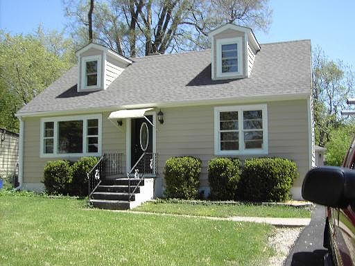 1st image of 375 N Oak Ave