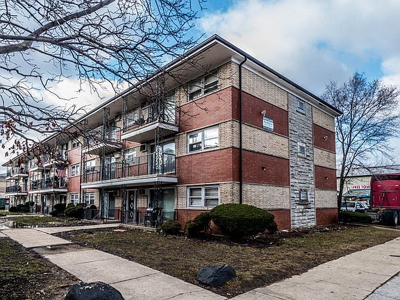 2nd image of 1121 W 127th St #B2