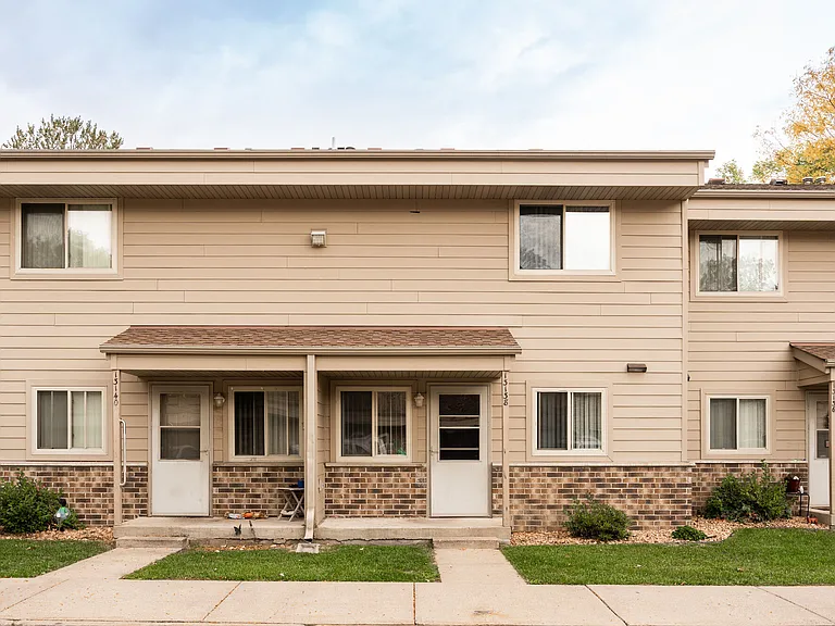 WOODVIEW APARTMENTS — Photo 13