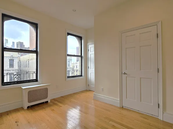 300 Fort Washington Avenue image 8 of 10