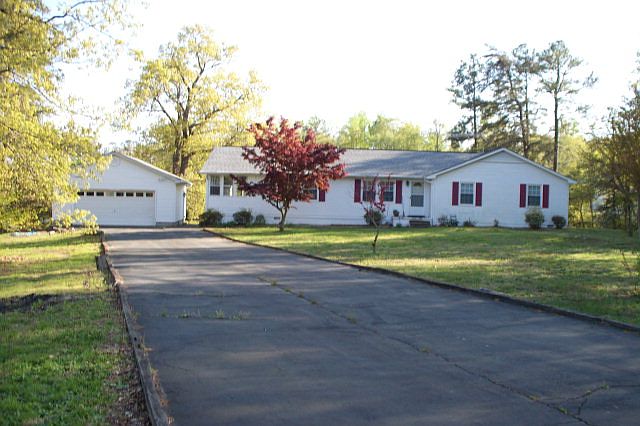 1st image of 150 Sweetbriar Ln