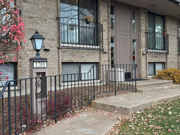 1701 Northfield Sq APT E, Northfield, IL 60093