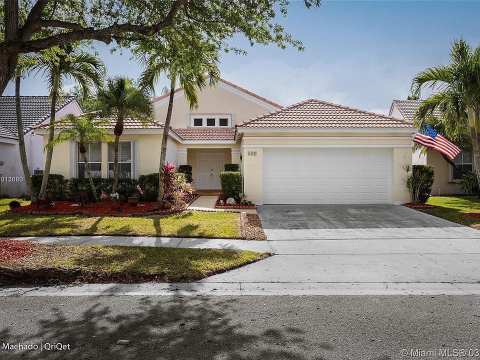 1st image of 420 N Carrington Dr