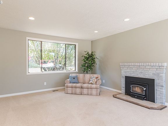 2nd image of 14506 SE Carol Ave