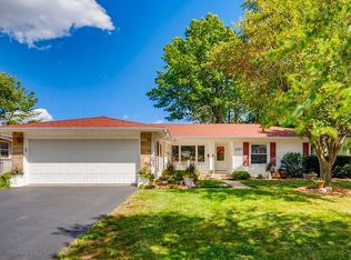 1197 Leicester Rd, Elk Grove Village, IL 60007