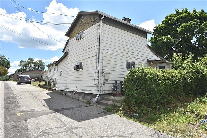 2nd image of 1707-1709 Cherry Way