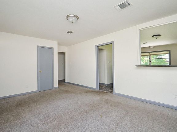 4th image of 13010 Joliet St