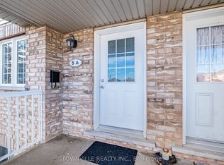 50 Howe Dr #5A, Kitchener, ON N2E0A3