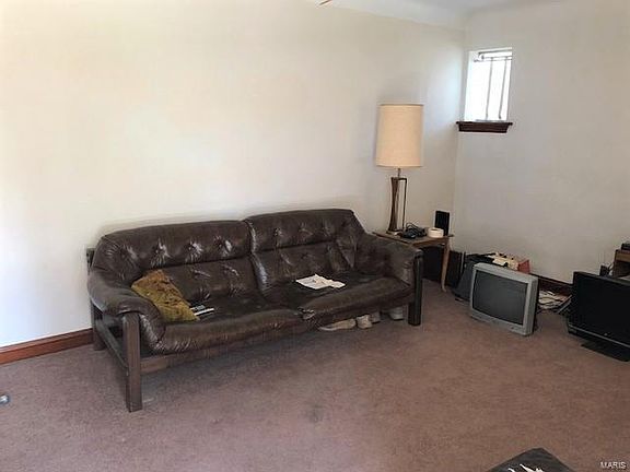 4th image of 677 Bellsworth Ct