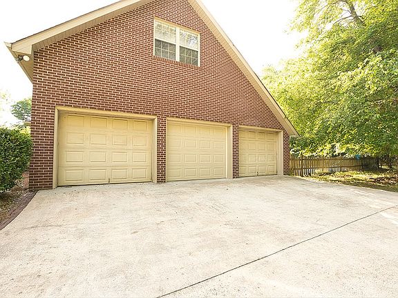 2nd image of 316 Pucketts Pointe Rd