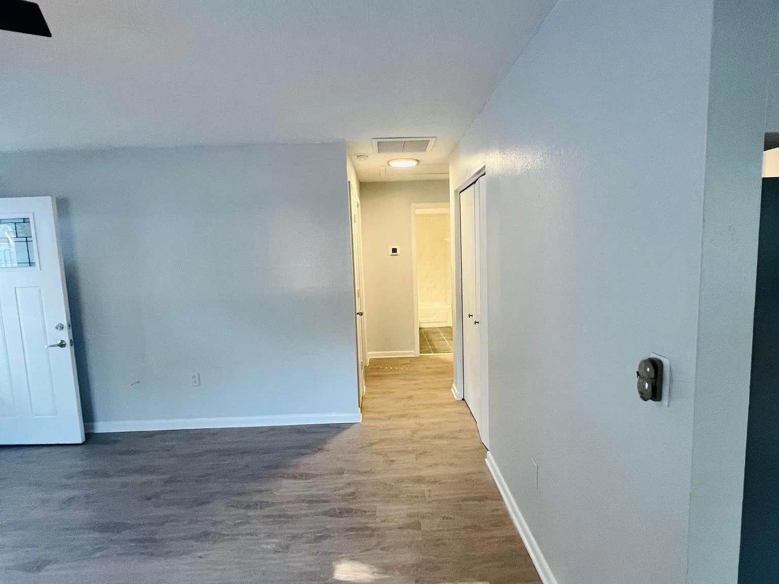 2 bed, 891 sqft, $1,750 — Photo 2