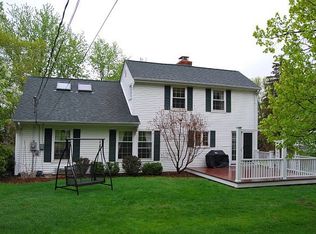 1335 Bonnie Ln, Brookfield, WI 53045