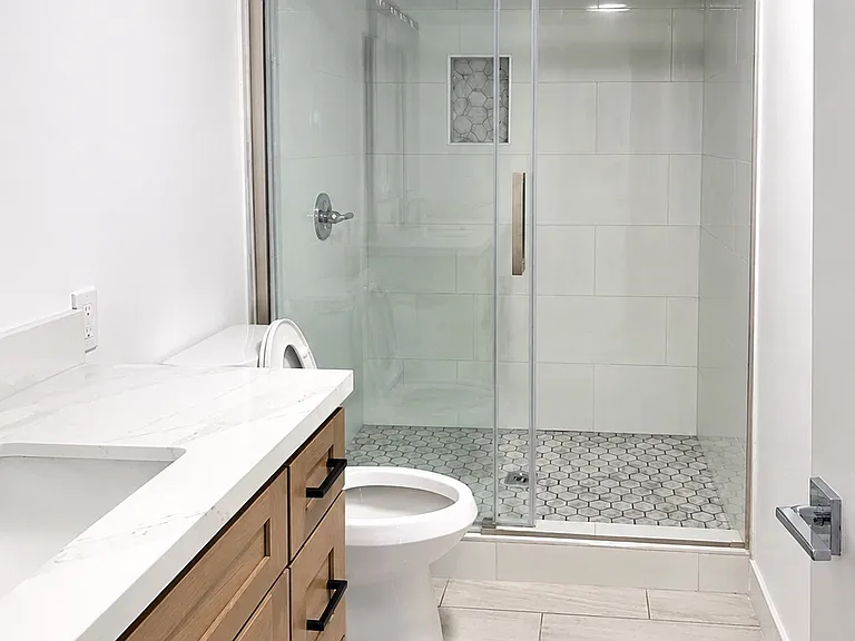 1700 W Elm Ave — Photo 4