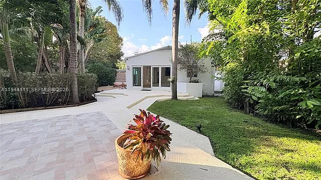 2301 S Miami Ave — Photo 21