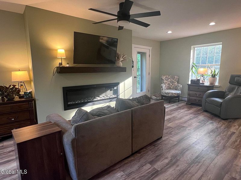 2nd image of 1311 Division Street