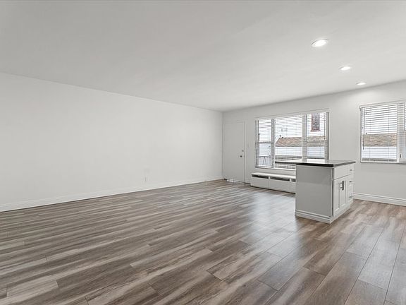 4th image of 1047 12th St #7