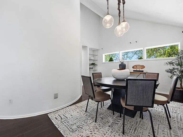8575 Torwoodlee Ct — Photo 18