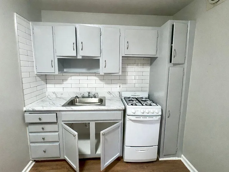 1000 Otis St NE — Photo 9