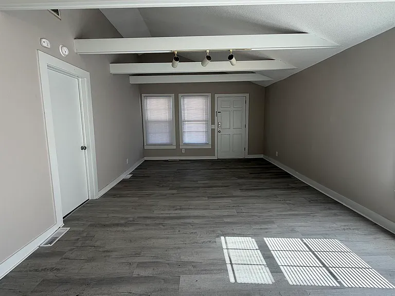 510 Ridgecrest Dr — Photo 8