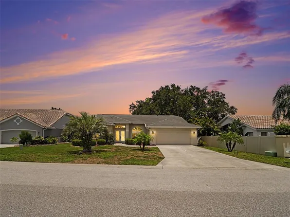 5325 Gardens Dr, Sarasota, FL 34243