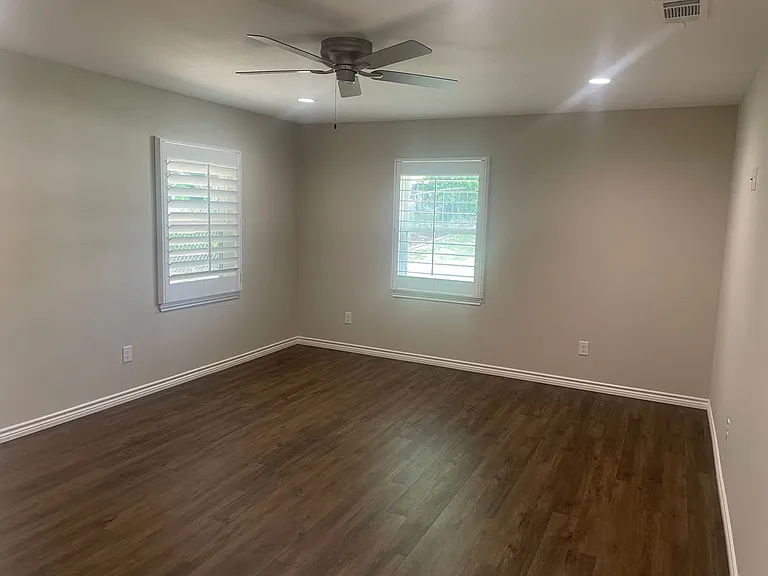1409 N Blair St — Photo 9