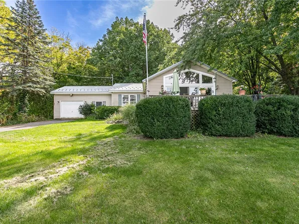 997 Old Vineyard Rd, Middlesex, NY 14507