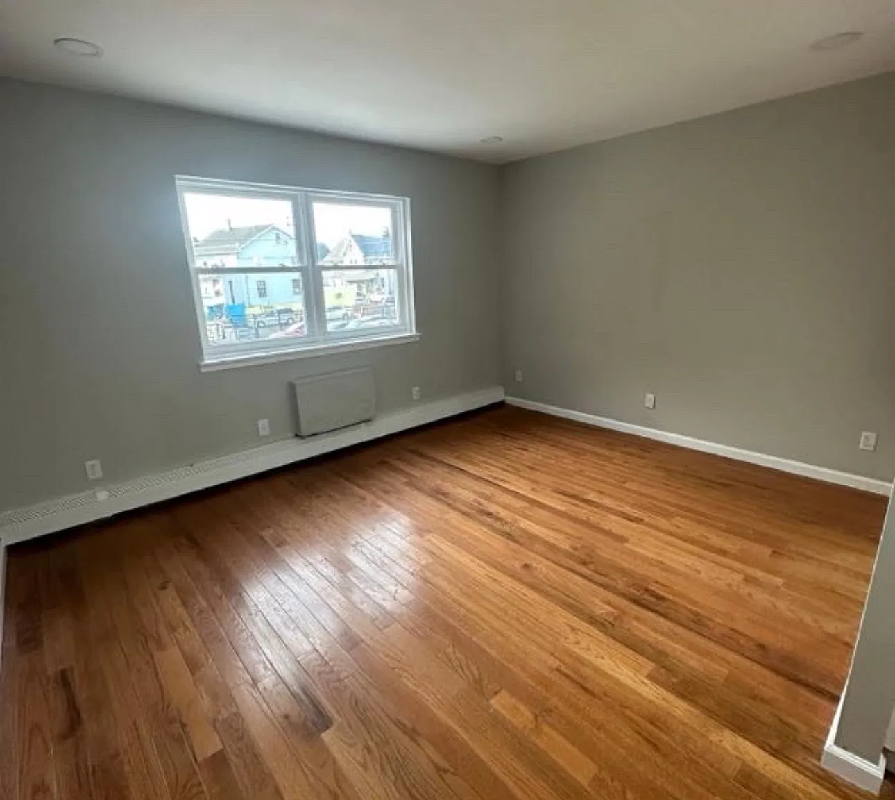 402 Olive St — Photo 1