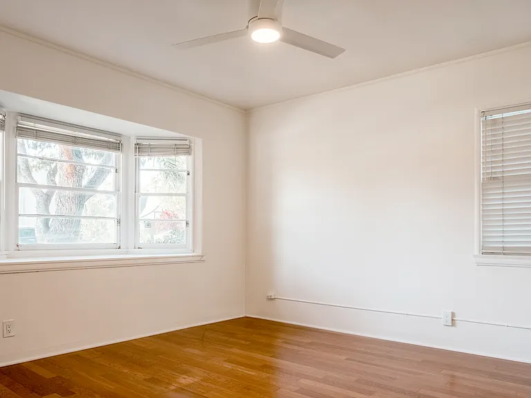 5518 Denny Ave — Photo 5