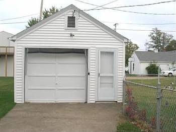2nd image of 523 Harrison St