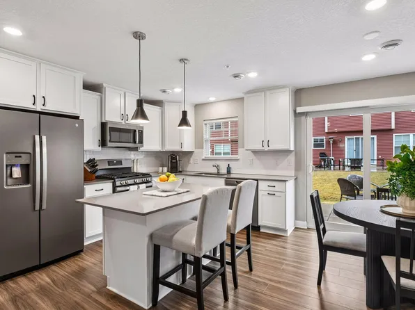 9494 Bridle Way, Victoria, MN 55386