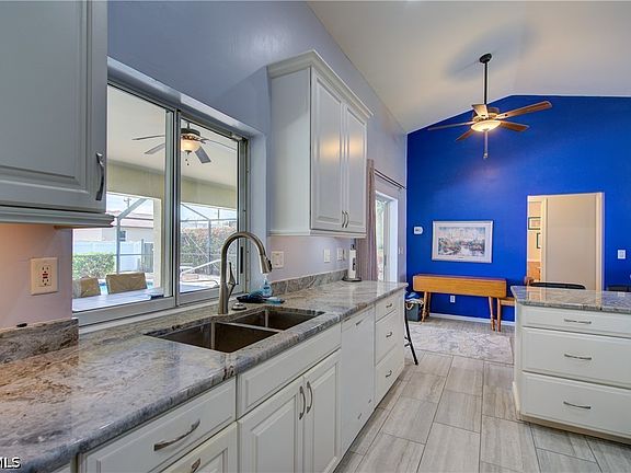 5th image of 4337 SW 21st Pl