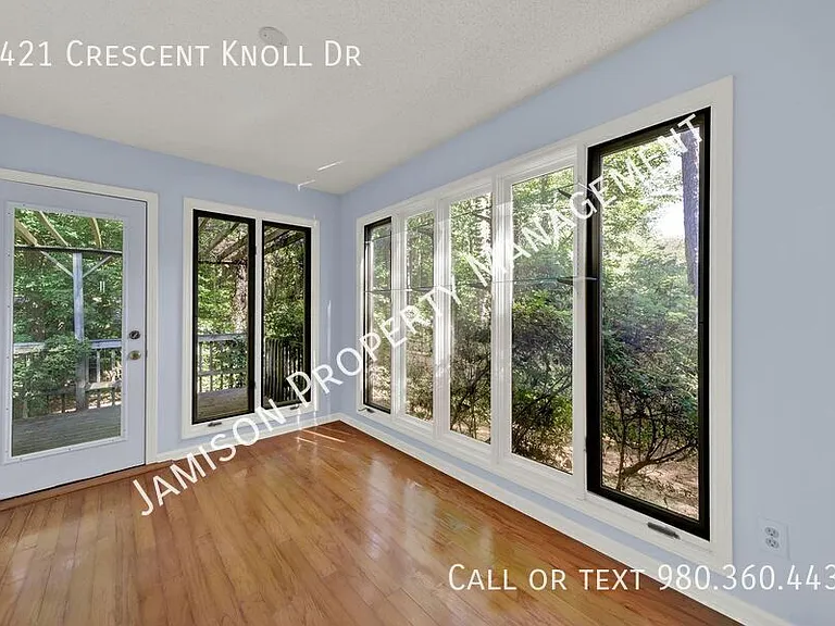 3421 Crescent Knoll Dr — Photo 11