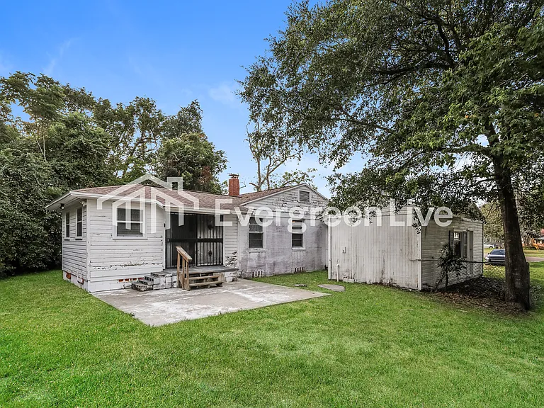 8258 Lexington Dr — Photo 15