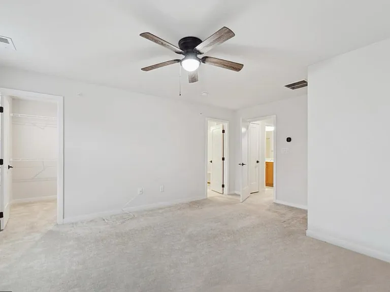 812 Hoopes Ln — Photo 4