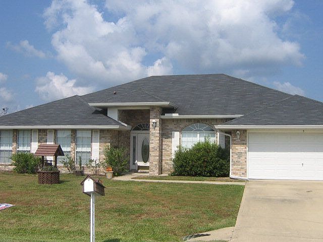 1st image of 5 Lewis Dr